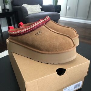 Ugg Tazz Chestnut Size 7 NWB
